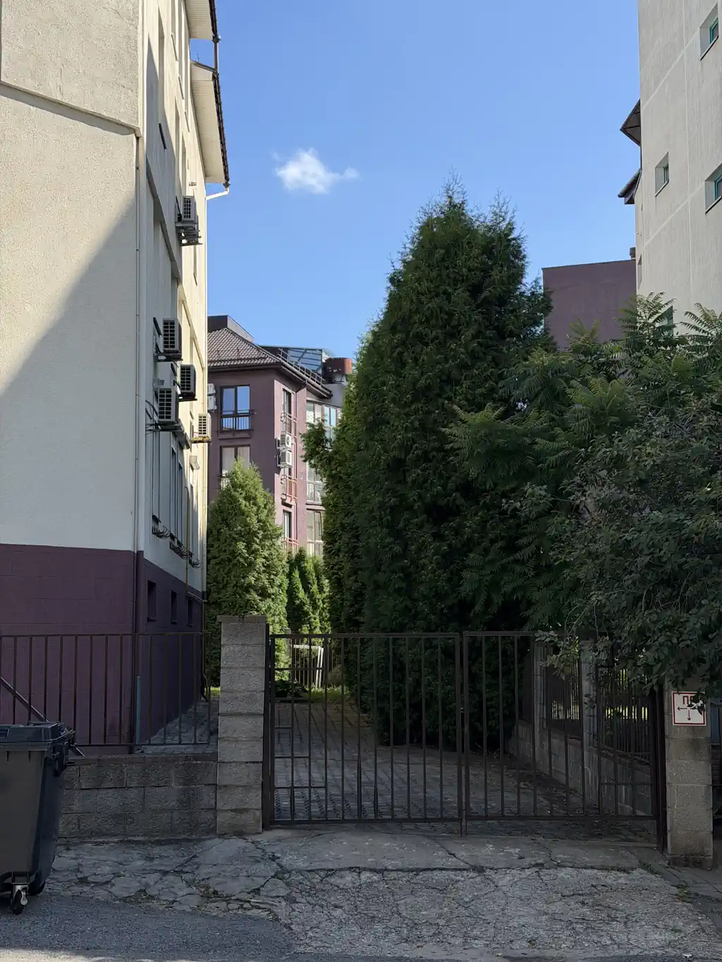 6 Залаты Маёнтак в Минске прогулка по жилому кварталу