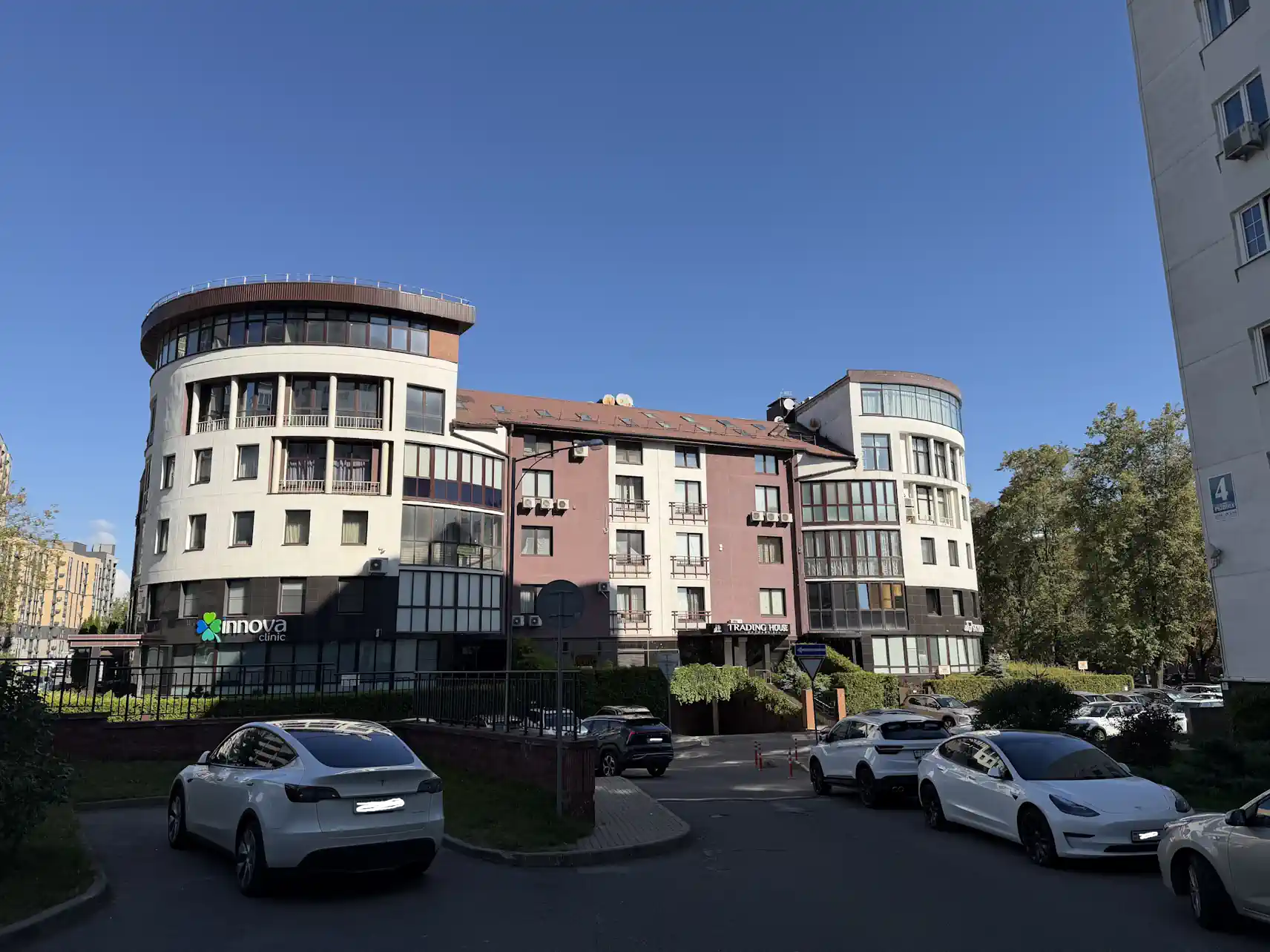 4 Залаты Маёнтак в Минске прогулка по жилому кварталу
